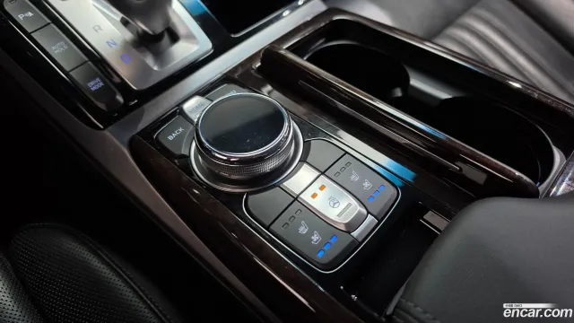 Genesis G90 (EQ900)