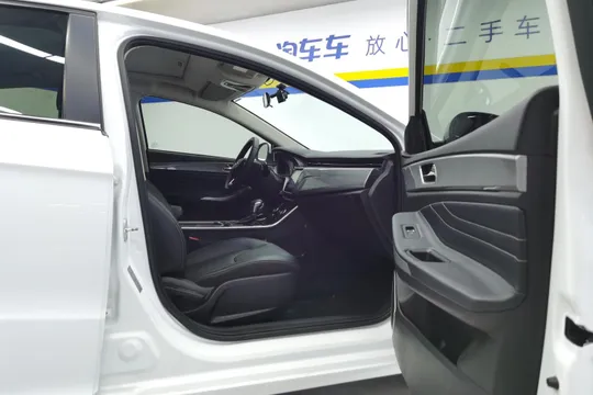 Chery Arrizo 5