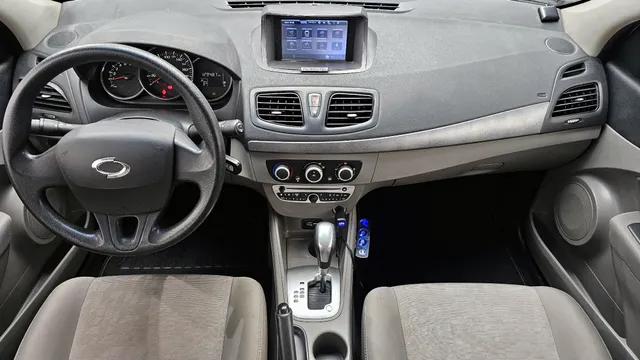 Renault SM3