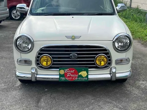 Daihatsu Mira Gino