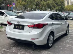 Hyundai Elantra (Avante)