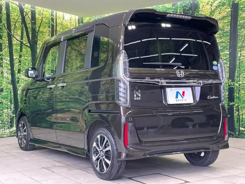 Honda N-BOX Custom