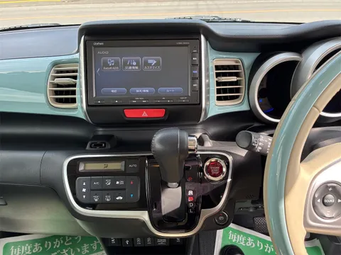 Honda N-BOX Slash