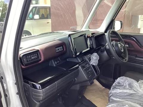 Suzuki Spacia Custom