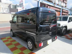 Nissan Clipper Van