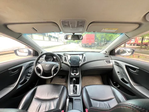 Hyundai Elantra (Avante)
