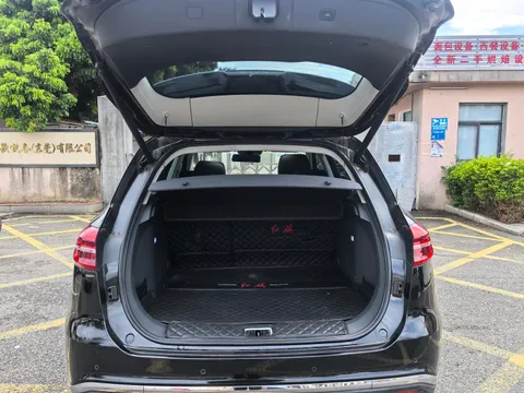 Hongqi HS5