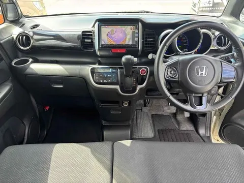 Honda N-BOX Plus Custom