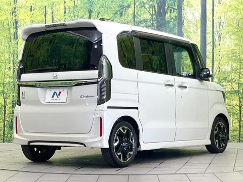 Honda N-BOX Custom
