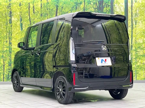 Honda N-BOX Custom