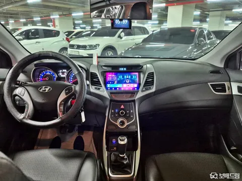 Hyundai Elantra (Avante)