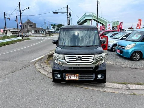 Honda N-BOX Custom