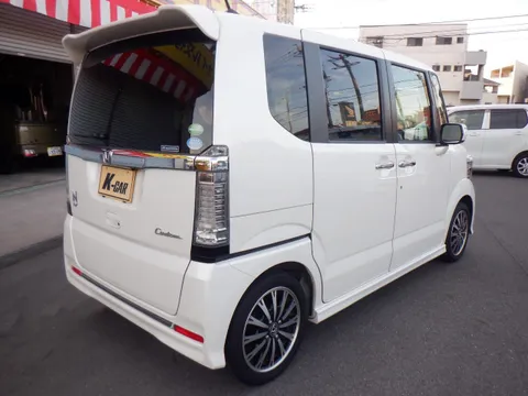 Honda N-BOX Custom
