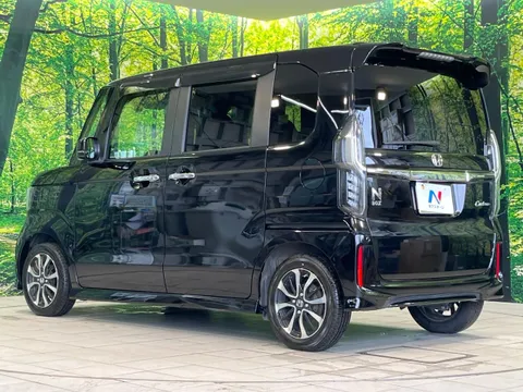 Honda N-BOX Custom