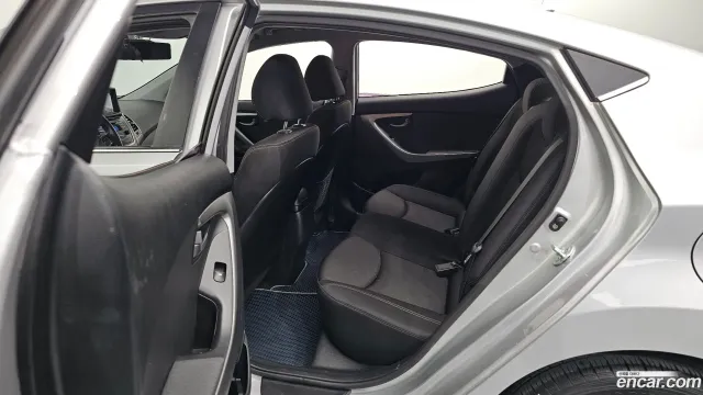 Hyundai Elantra (Avante)