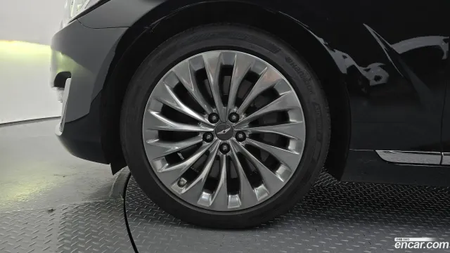 Genesis G90 (EQ900)