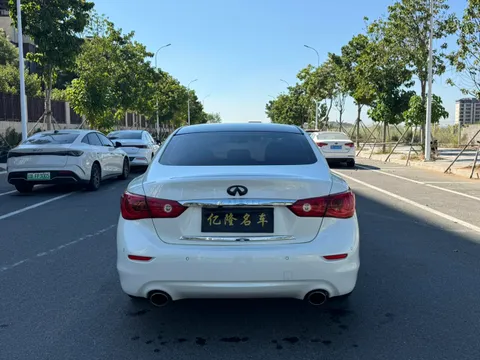 Infiniti Q50L