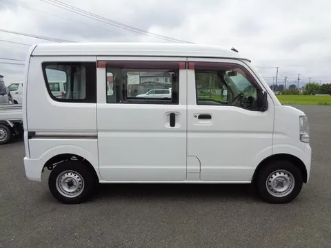 Mitsubishi Minicab Van