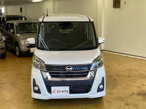Nissan Dayz Roox