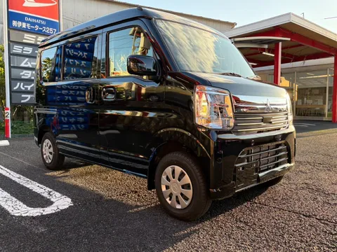 Mitsubishi Minicab Van