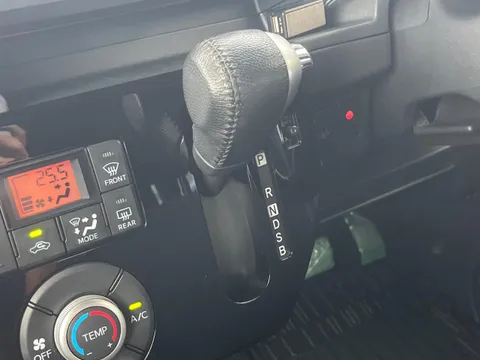 Toyota Pixis Mega