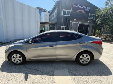 Hyundai Elantra (Avante)