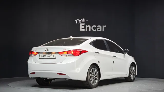 Hyundai Elantra (Avante)