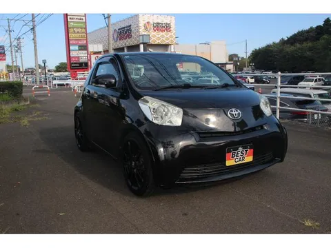Toyota iQ