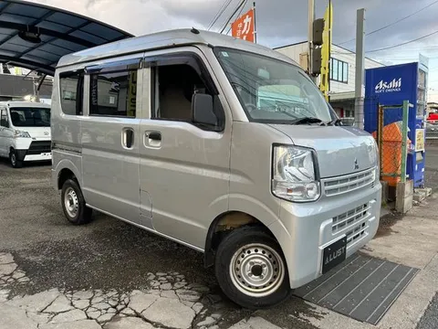 Mitsubishi Minicab Van
