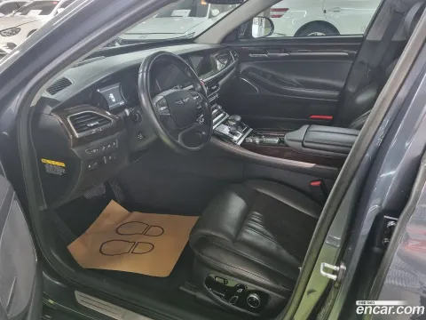 Genesis G90 (EQ900)