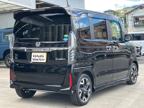 Honda N-BOX Custom