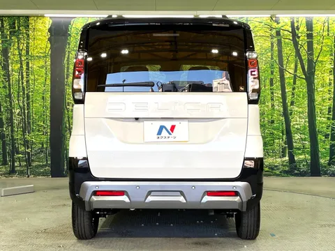 Mitsubishi Delica Mini