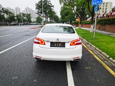 Peugeot 408