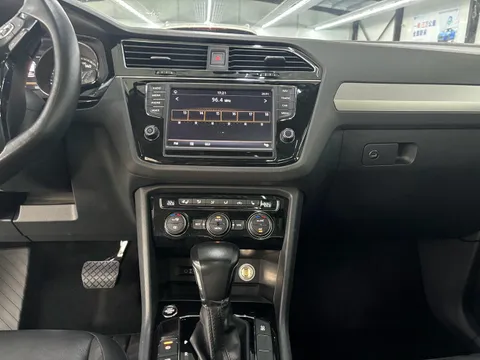 Volkswagen Tiguan L