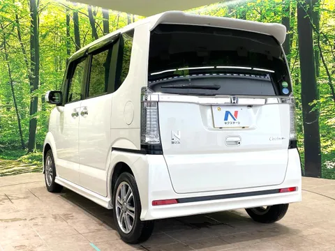 Honda N-BOX Custom