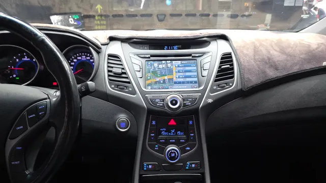 Hyundai Elantra (Avante)