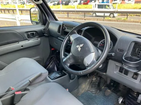 Mitsubishi Minicab Van