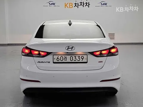 Hyundai Elantra (Avante)