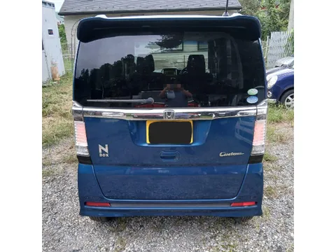 Honda N-BOX Custom