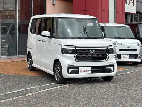 Honda N-BOX Custom