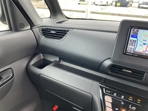 Mitsubishi eK X Space