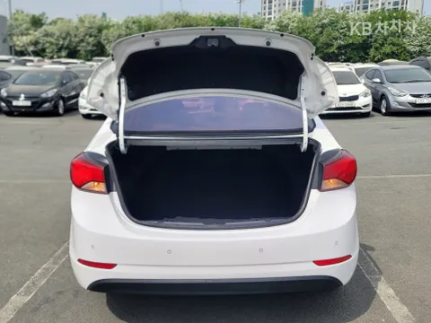 Hyundai Elantra (Avante)