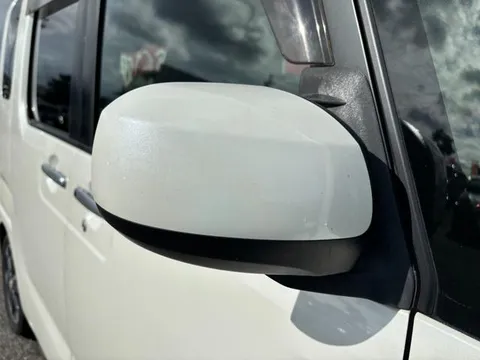 Toyota Pixis Mega