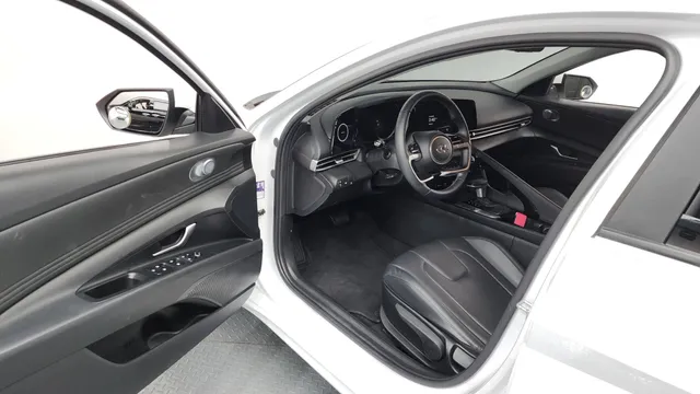 Hyundai Elantra (Avante)