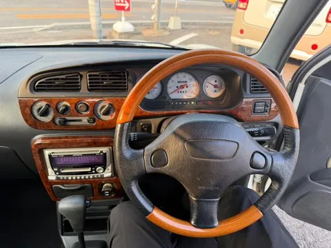 Daihatsu Mira Gino