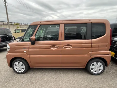 Suzuki Spacia