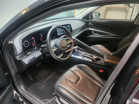 Hyundai Elantra (Avante)
