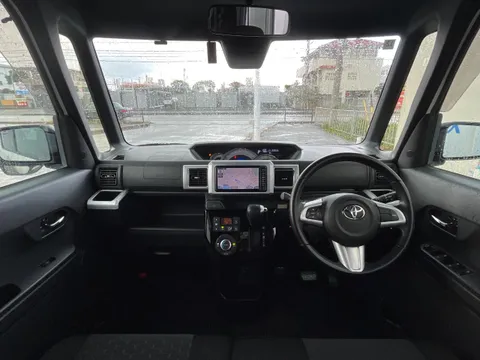 Toyota Pixis Mega