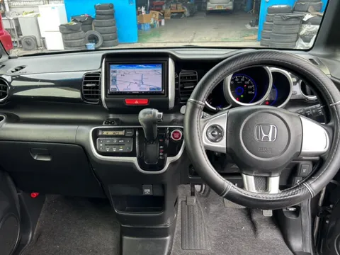 Honda N-BOX Custom