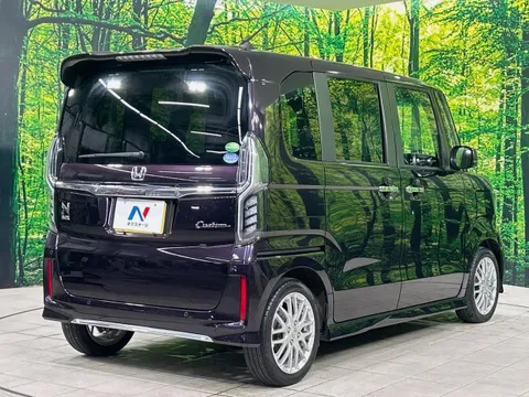Honda N-BOX Custom